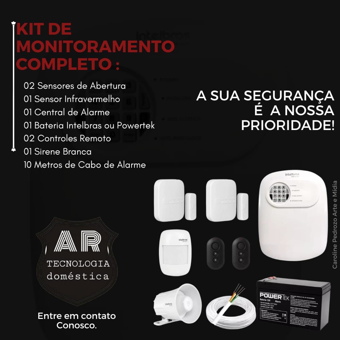 Câmera de segurança Dome branca instalada no teto de um escritório.